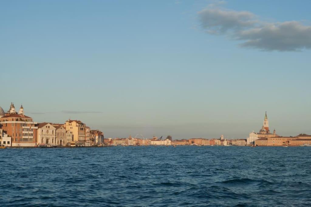 Ca' Ferrando, Brand New Apartment, Experienced Host! Apartamento *