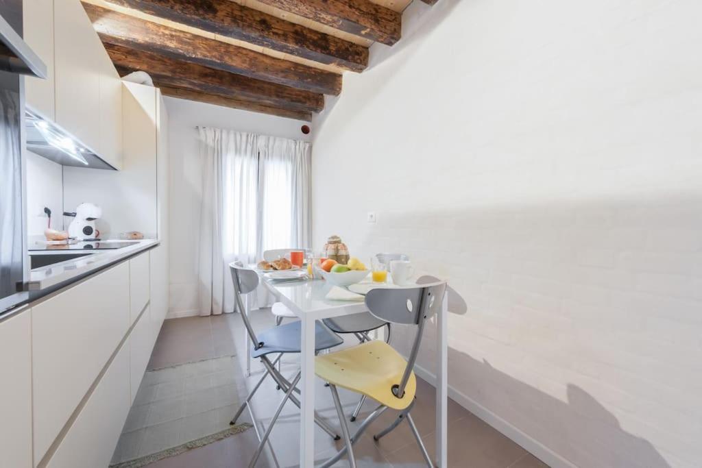 Ca' Ferrando, Brand New Apartment, Experienced Host! Apartamento Venecia